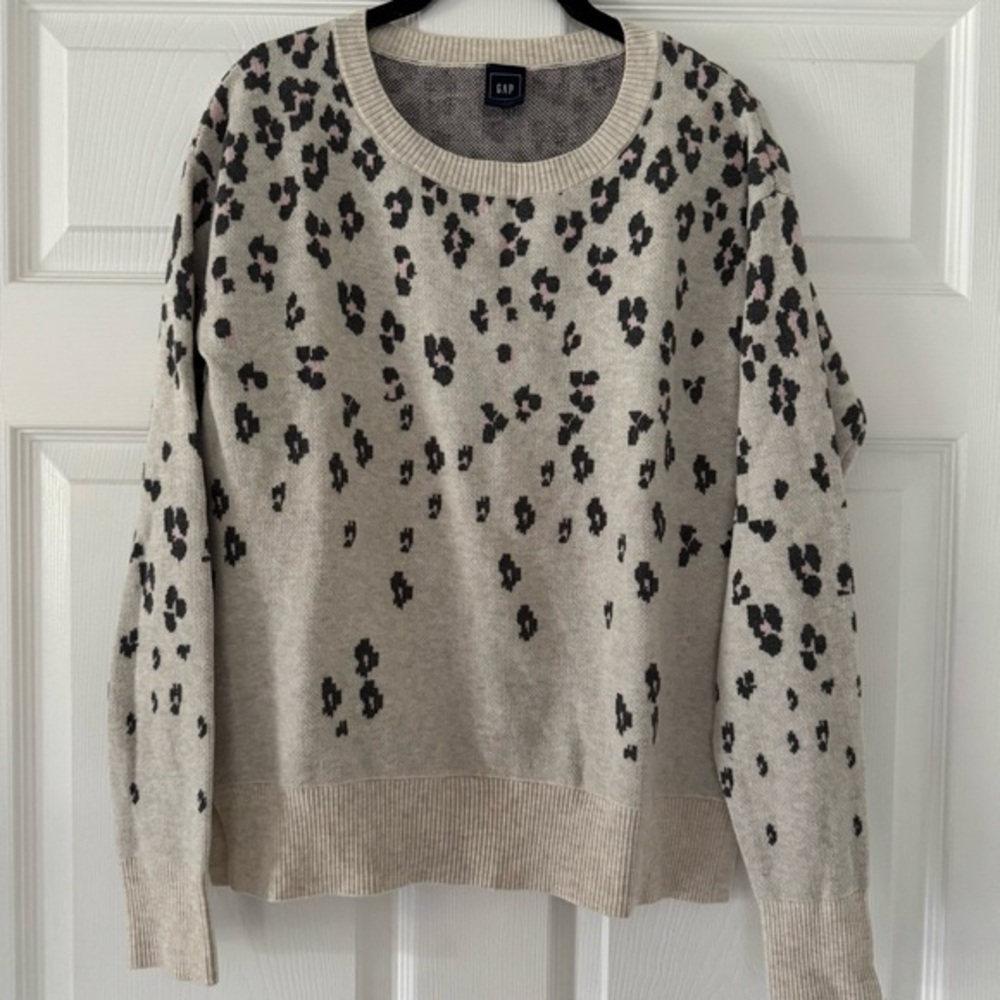 Gap cream, leopard print sweater